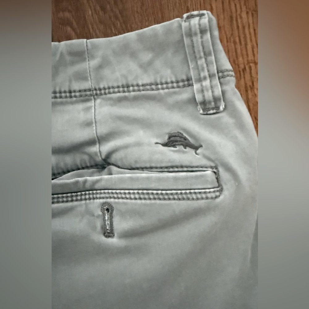 ๐๐Tommy Bahama Shorts - Picture 3 of 4
